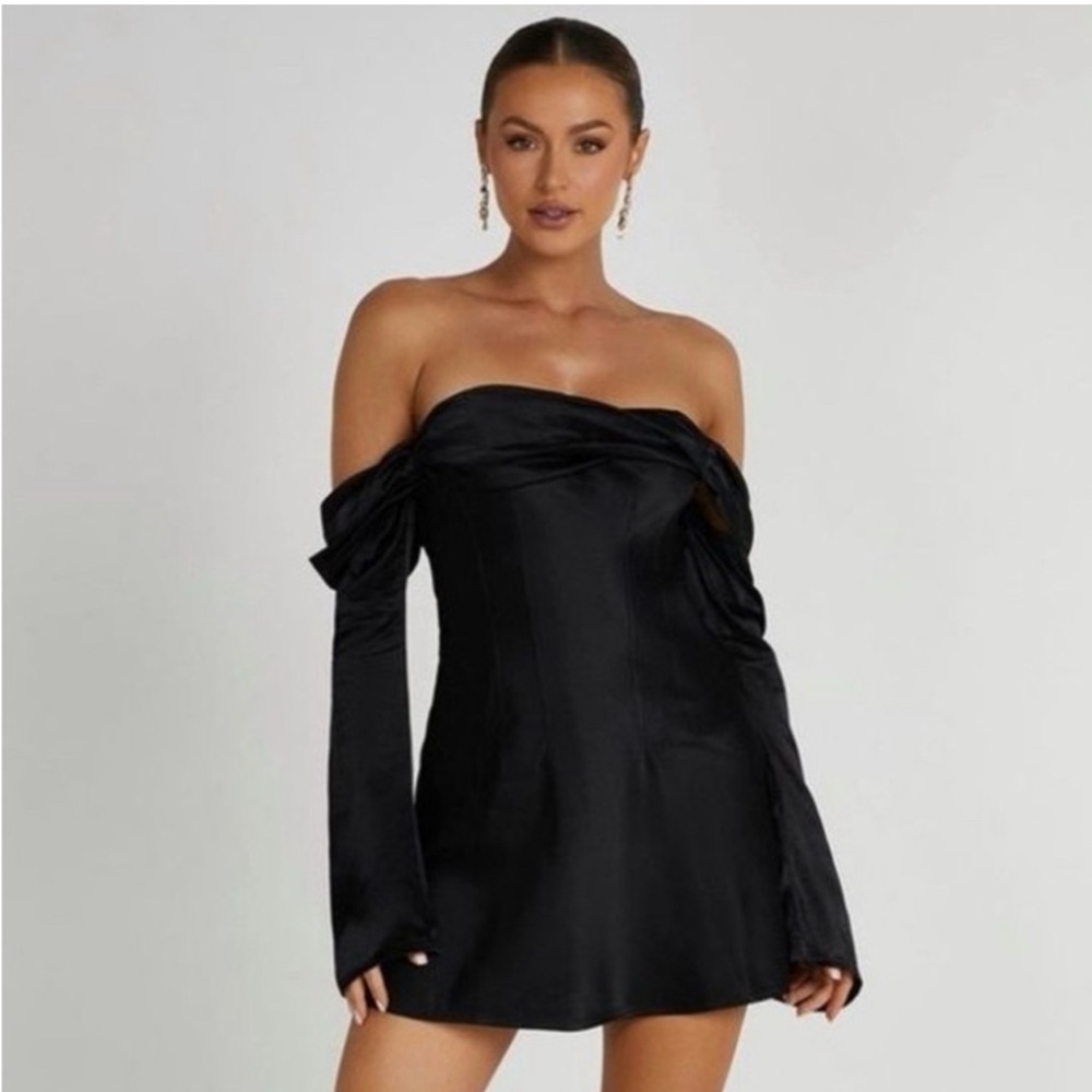Meshki Chic Black Strapless Mini Dress